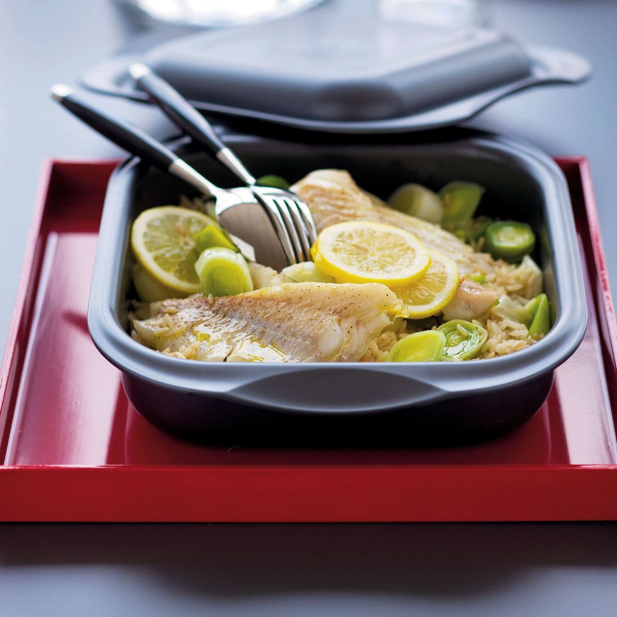 Baking Tupperware Ultrapro 2-qt./2 L Square Pan With Cover | 71408-QWSO