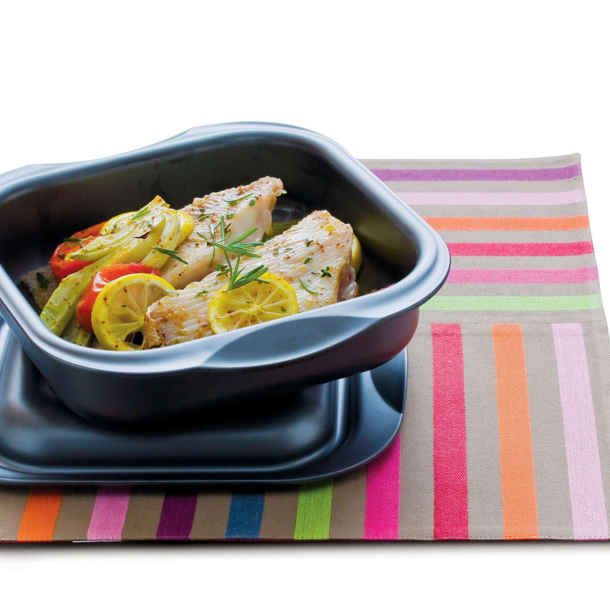 Baking Tupperware Ultrapro 2-qt./2 L Square Pan With Cover | 71408-QWSO