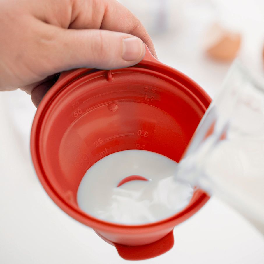 Mixing Bowls and Measuring Tupperware All-in-one Shaker Red | 02157-SPZY