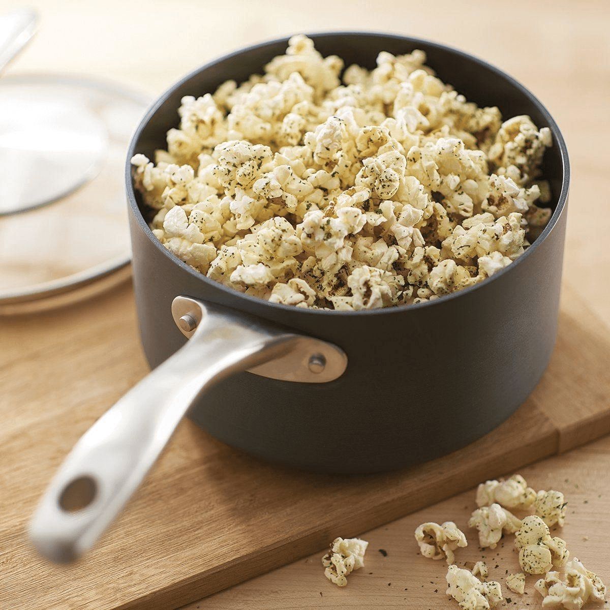 Oven and Stovetop Cooking Tupperware Chef Series Ii 2.6-qt./2.5 L Saucepan With Glass Cover | 21703-EPNS