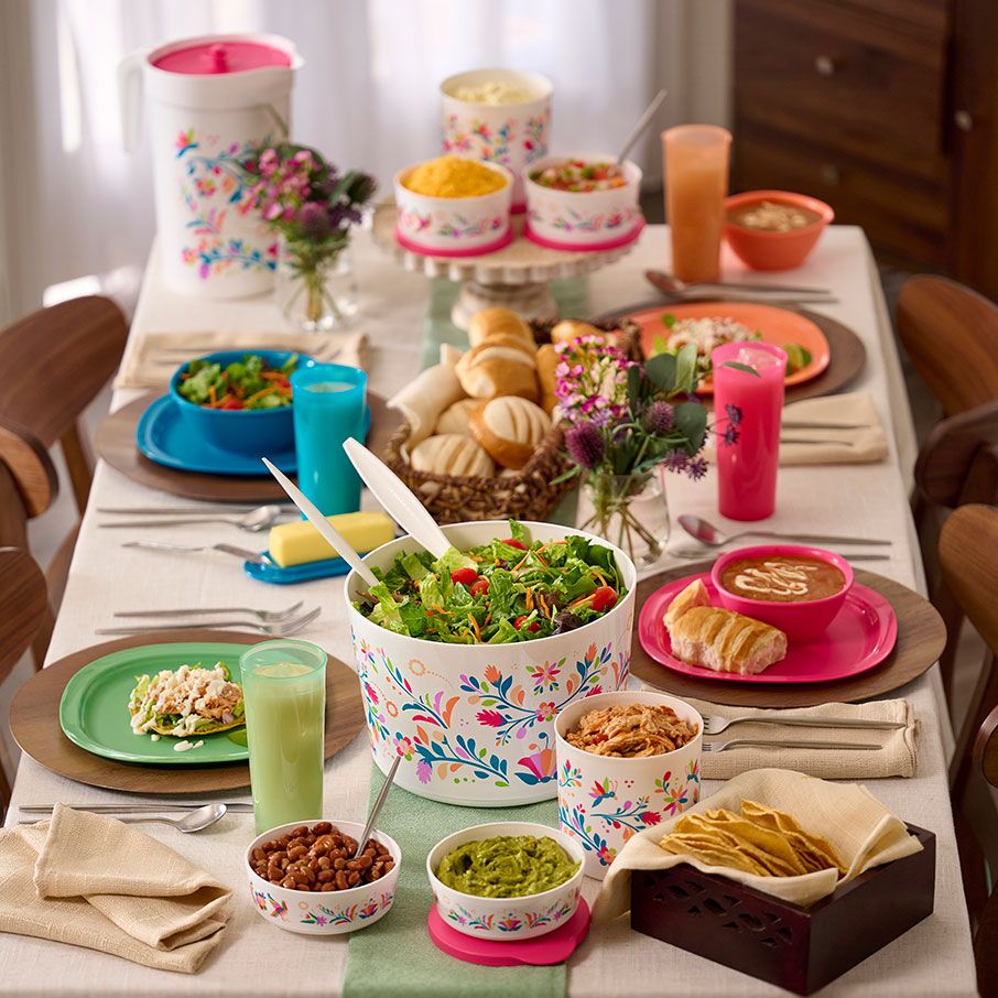 Serveware Tupperware Flittering Floral Folk Art 18-pc. Serving Set | 31760-WBDQ